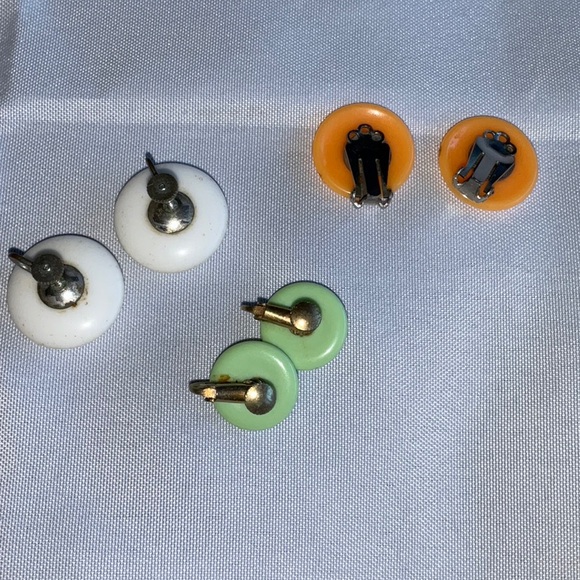 Vintage bundle Button clip on Earrings Set - White, Orange, Green - Picture 5 of 6